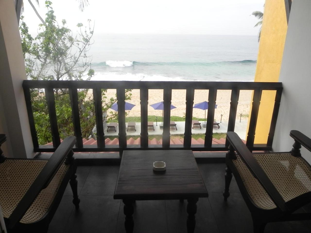 Amanda Beach Villas Unawatuna Quarto foto