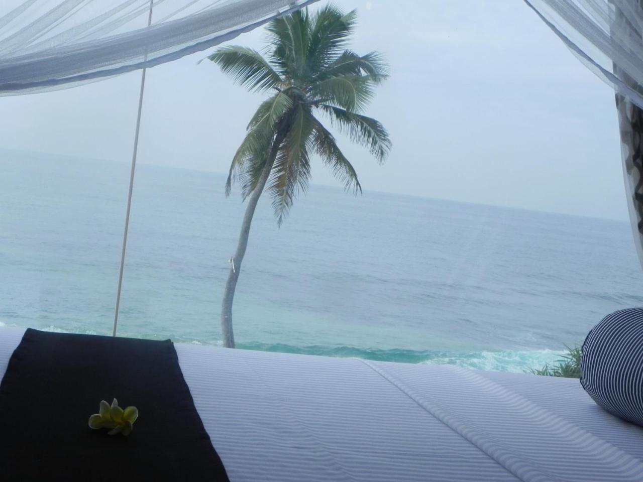 Amanda Beach Villas Unawatuna Quarto foto