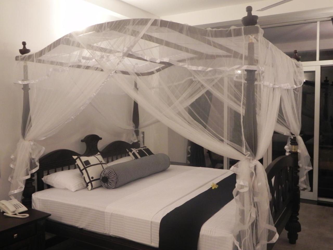 Amanda Beach Villas Unawatuna Quarto foto